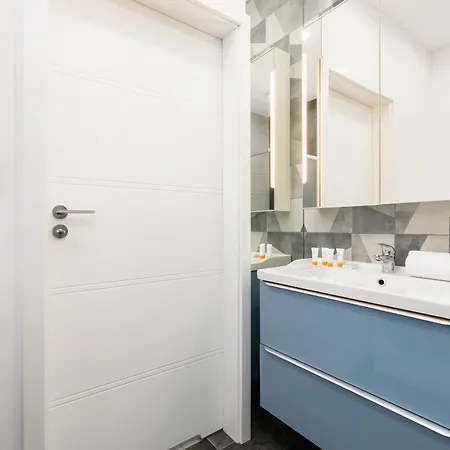 Zlota With Balcony & Parking Near Zoo By Renters * Katoviçe