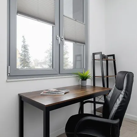Zlota With Balcony & Parking Near Zoo By Renters Daire