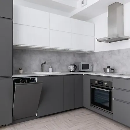 Daire Zlota With Balcony & Parking Near Zoo By Renters Katoviçe