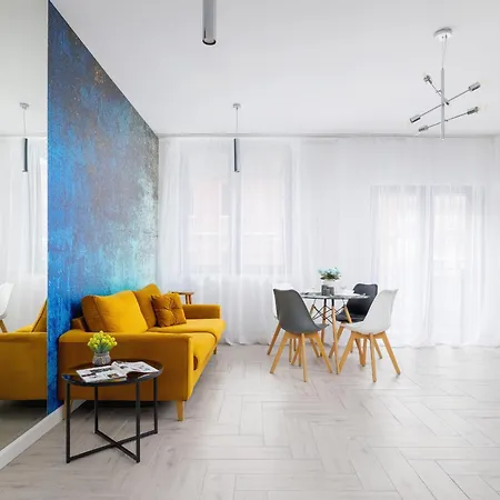 Zlota With Balcony & Parking Near Zoo By Renters