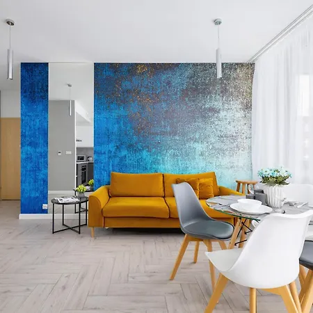 Zlota With Balcony & Parking Near Zoo By Renters *