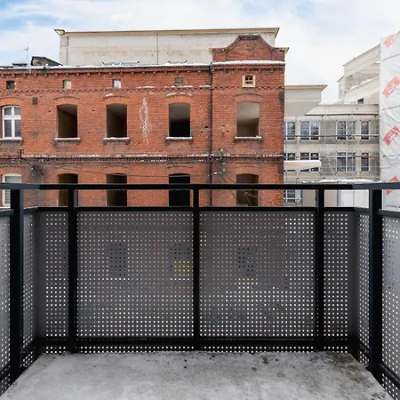 Daire Zlota With Balcony & Parking Near Zoo By Renters